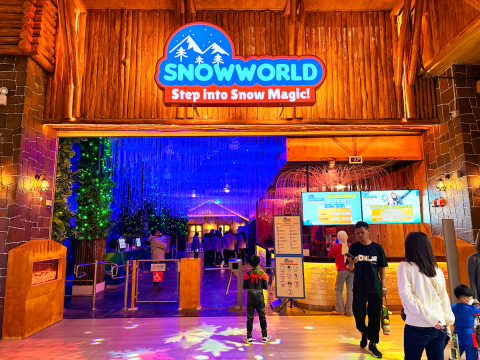 Snow World Theme Park Ticket